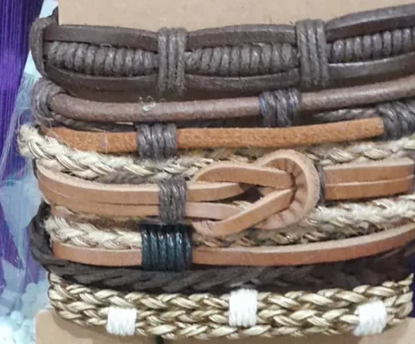 Set de pulseras de cuero